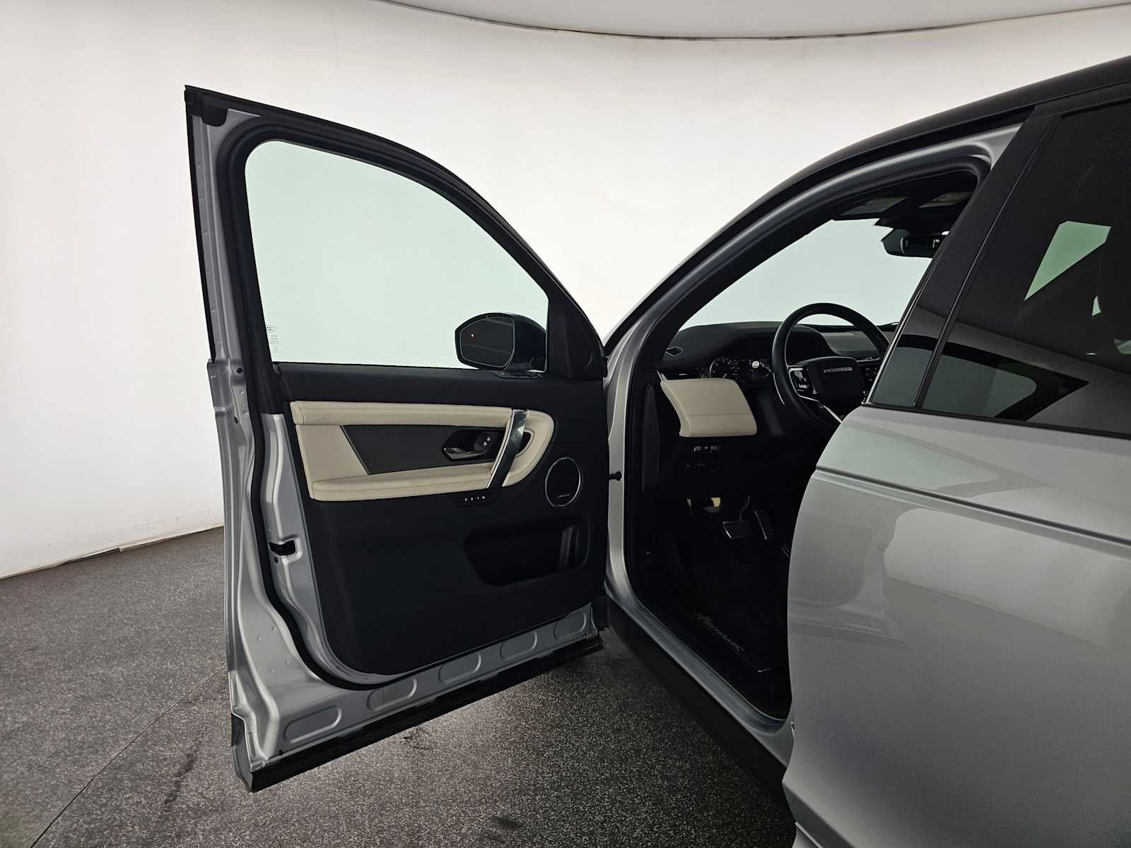 2023 Land Rover Discovery Sport SE R-Dynamic