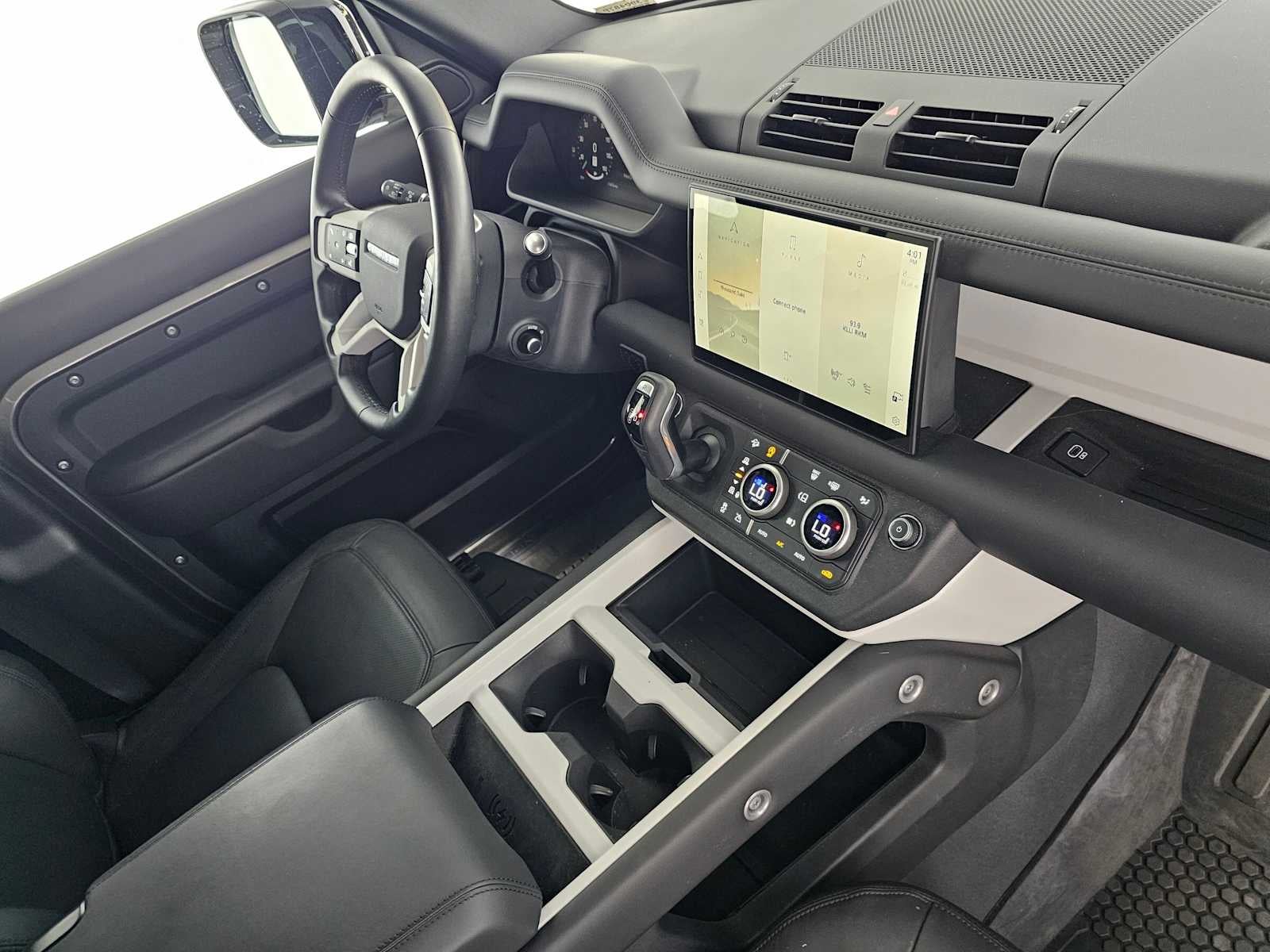 2025 Land Rover Defender X-Dynamic SE