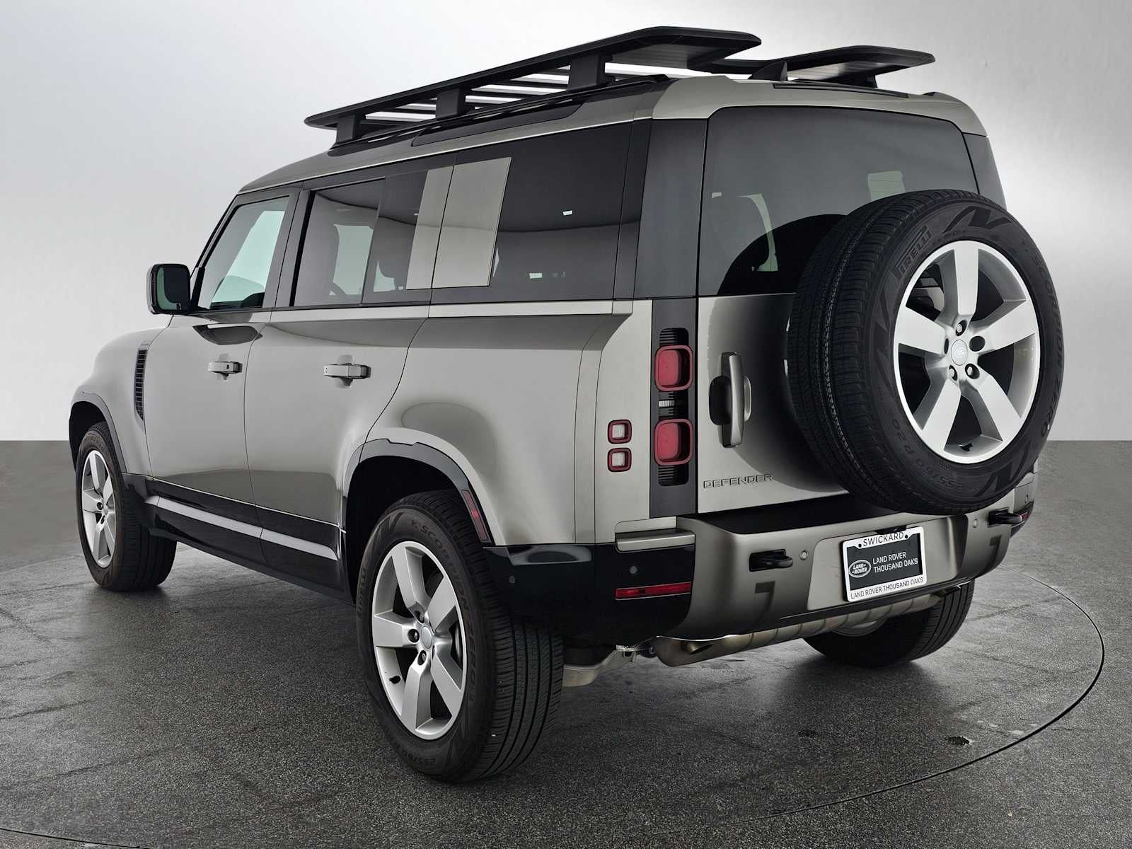 2025 Land Rover Defender X-Dynamic SE