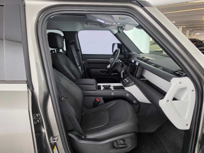 2025 Land Rover Defender X-Dynamic SE