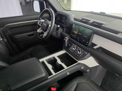 2025 Land Rover Defender X-Dynamic SE