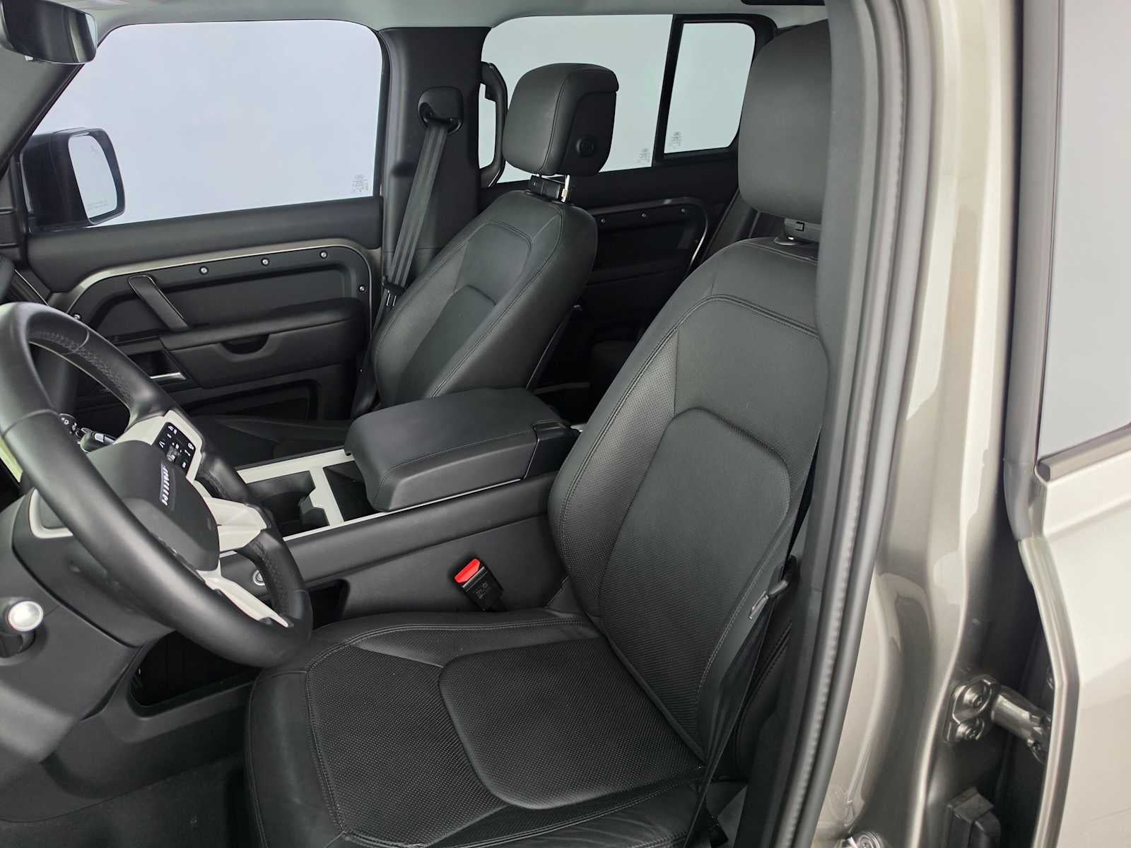 2025 Land Rover Defender X-Dynamic SE