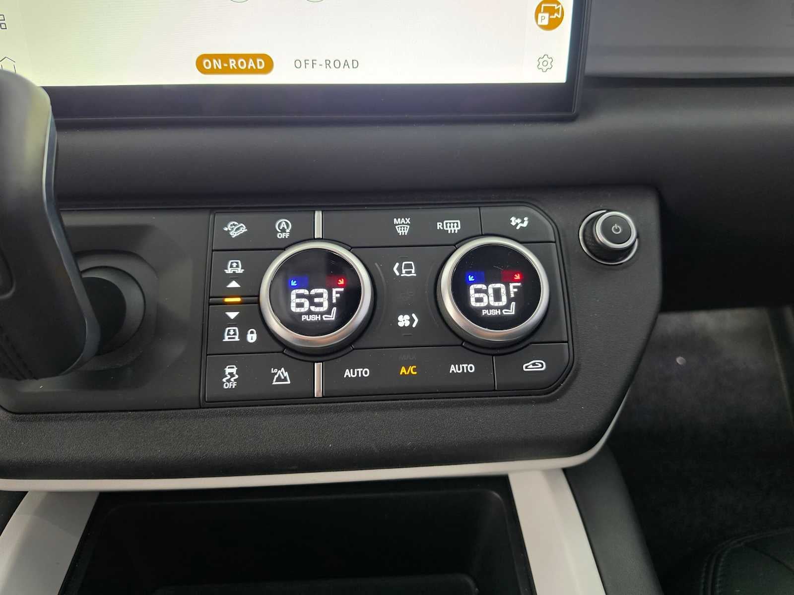 2025 Land Rover Defender X-Dynamic SE