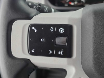 2025 Land Rover Defender X-Dynamic SE