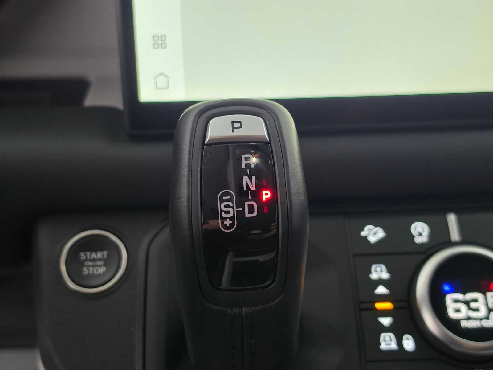 2025 Land Rover Defender X-Dynamic SE