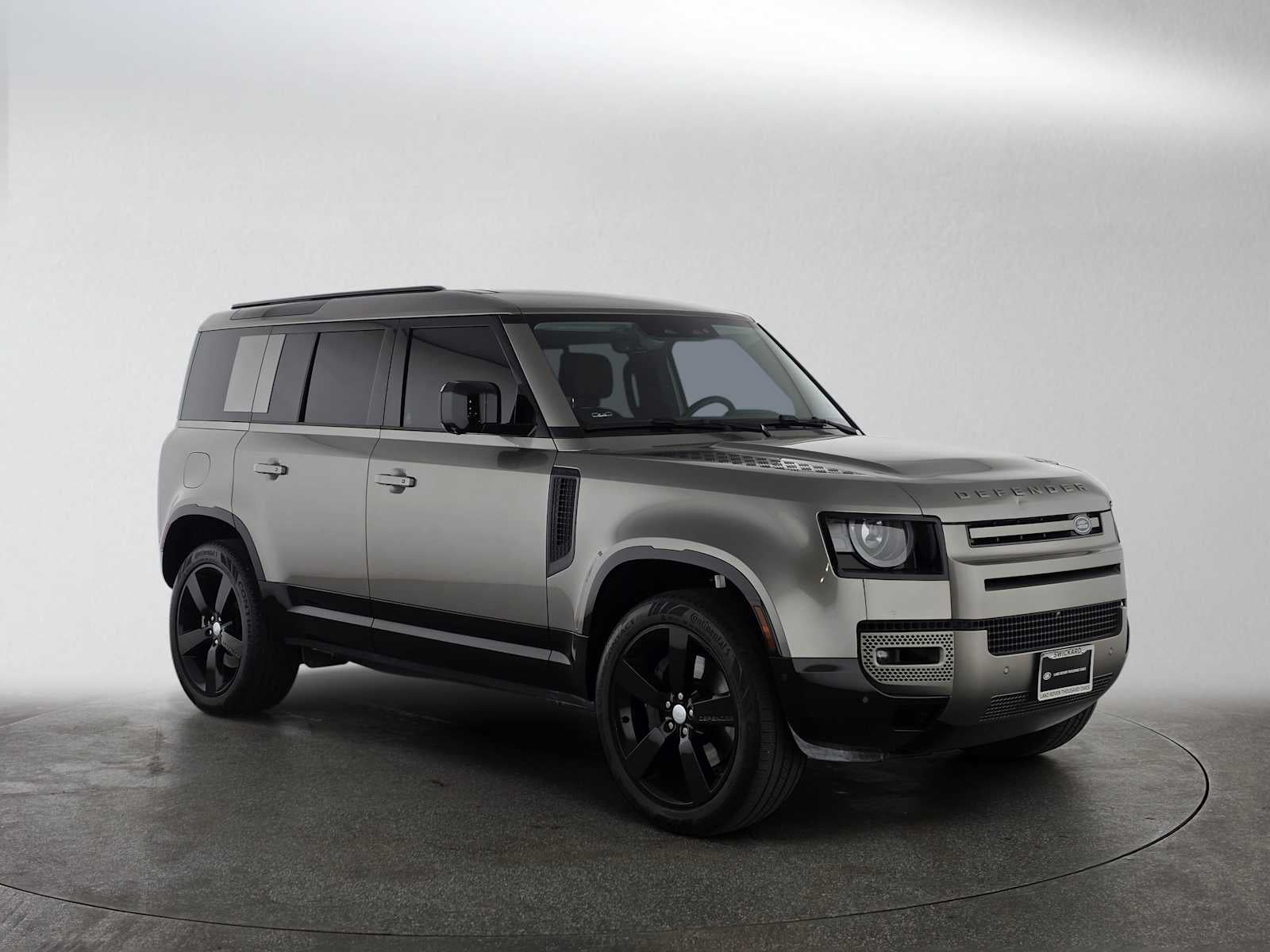 2025 Land Rover Defender X-Dynamic SE