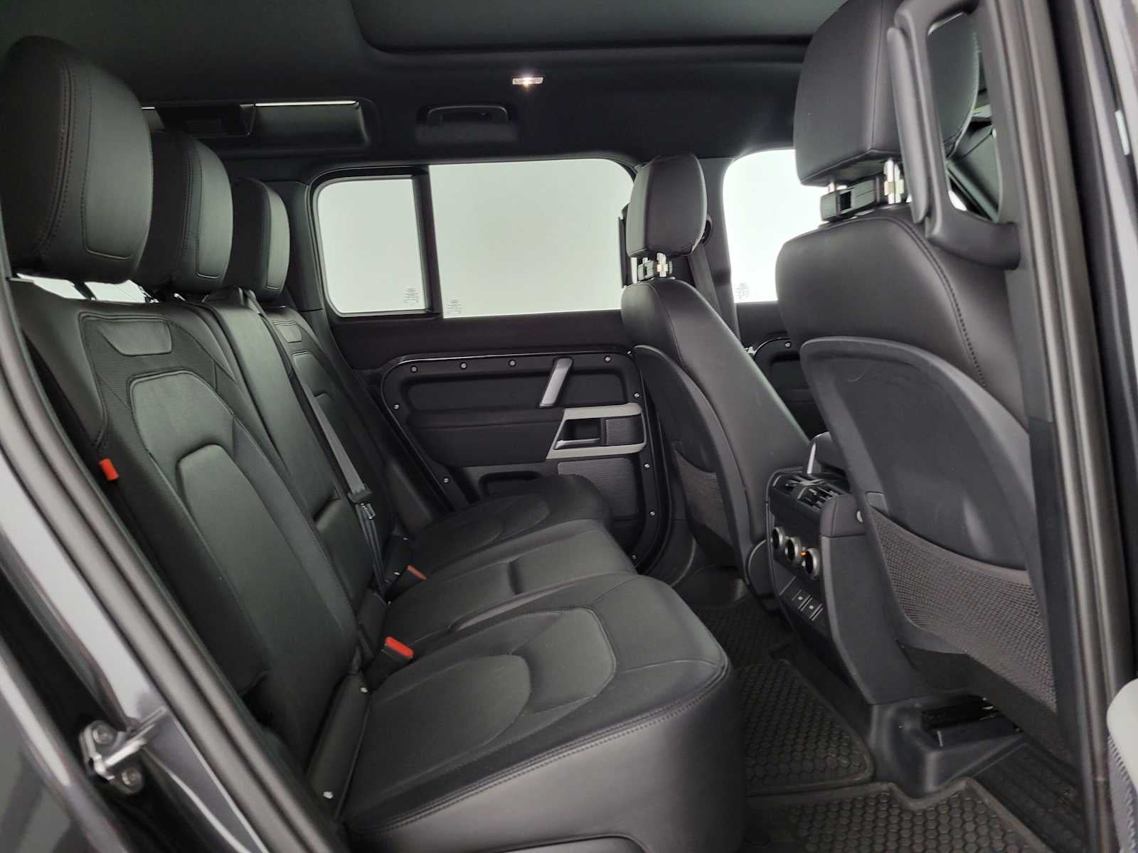 2023 Land Rover Defender X-Dynamic SE