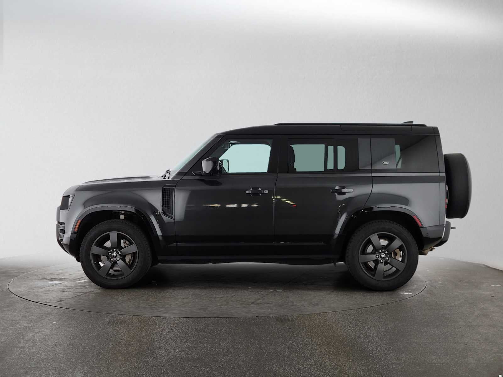 2023 Land Rover Defender X-Dynamic SE