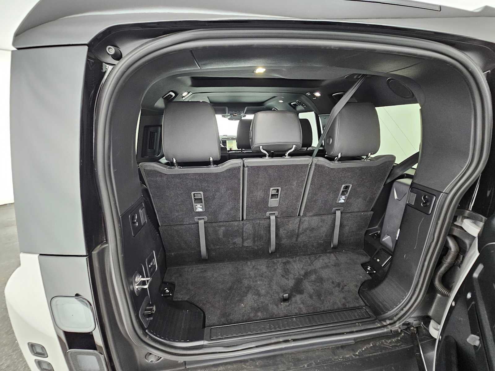 2026 Land Rover Defender X-Dynamic SE