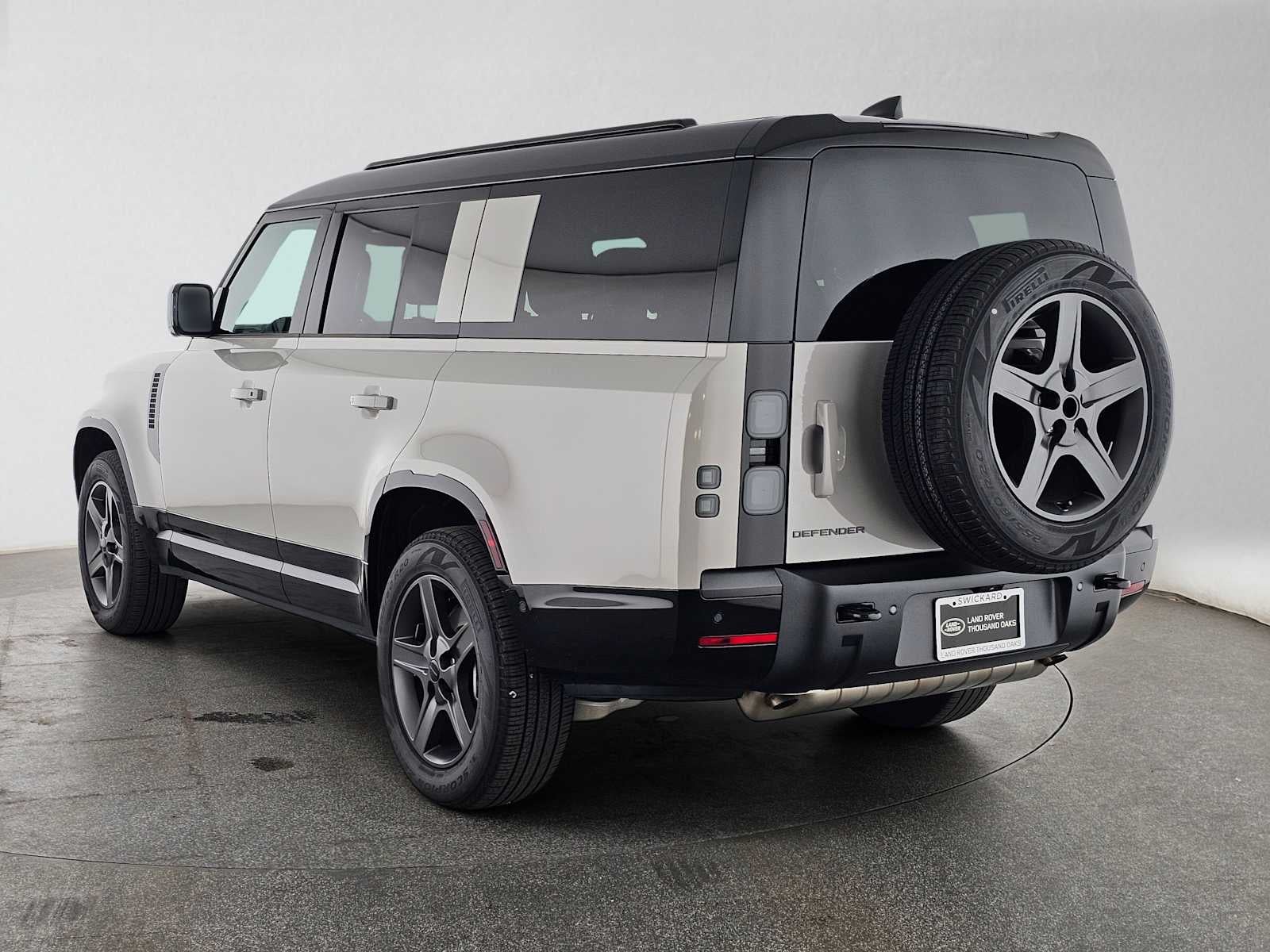 2026 Land Rover Defender X-Dynamic SE