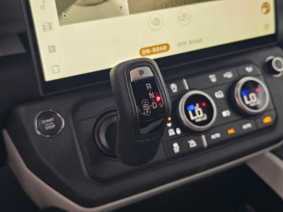 2026 Land Rover Defender X-Dynamic SE