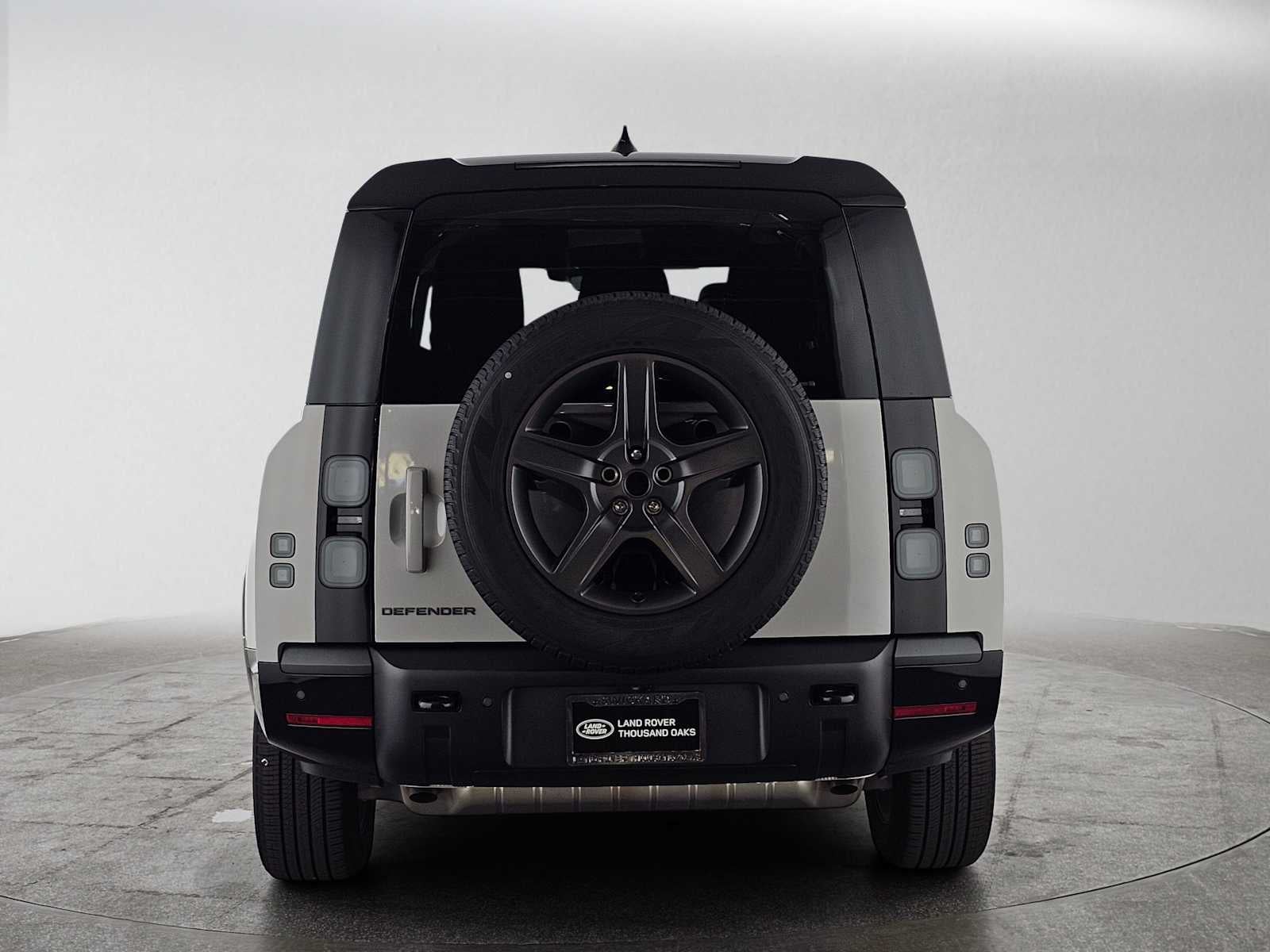 2026 Land Rover Defender X-Dynamic SE