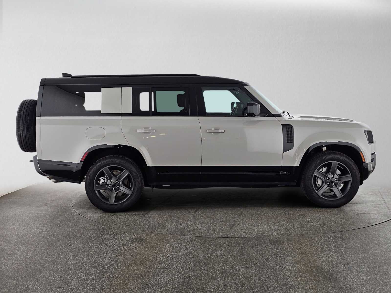 2026 Land Rover Defender X-Dynamic SE