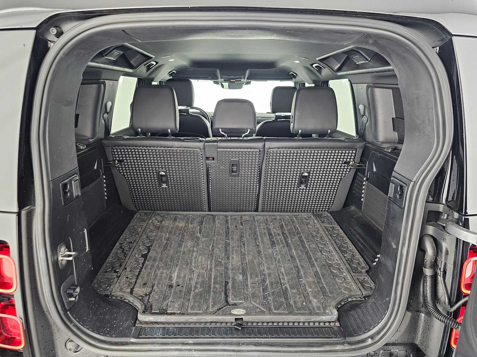 2023 Land Rover Defender S