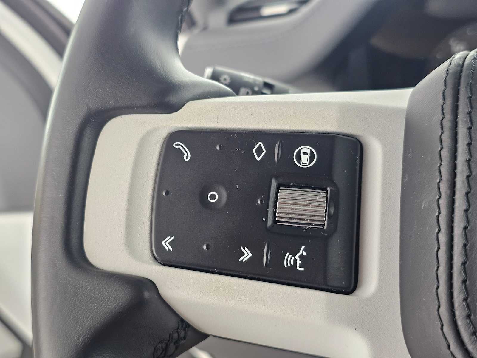 2024 Land Rover Defender S