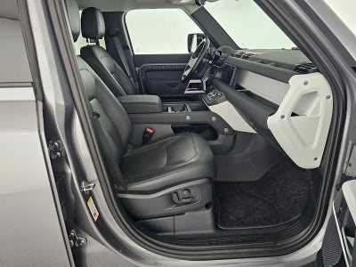 2023 Land Rover Defender SE