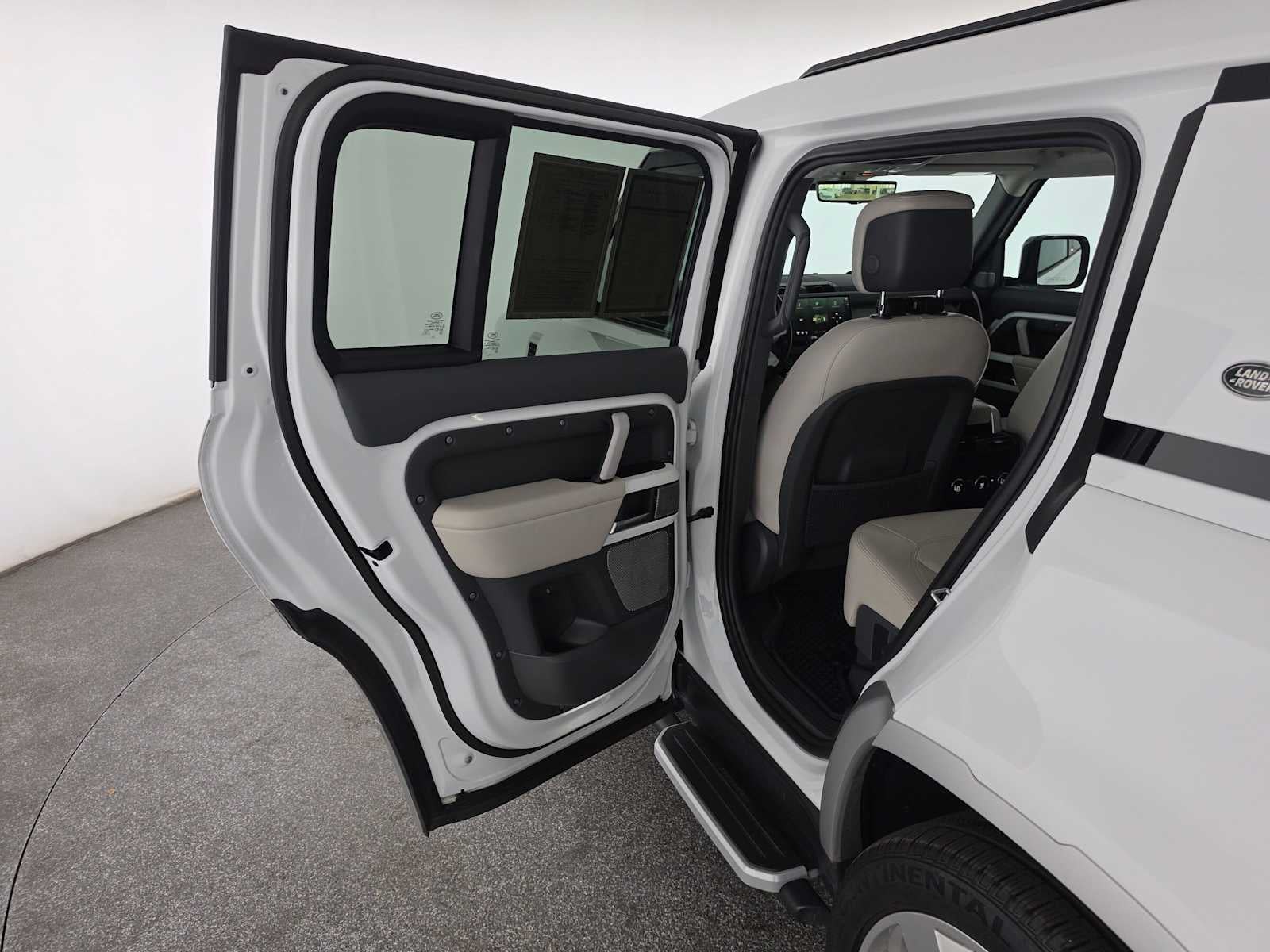 2023 Land Rover Defender First Edition