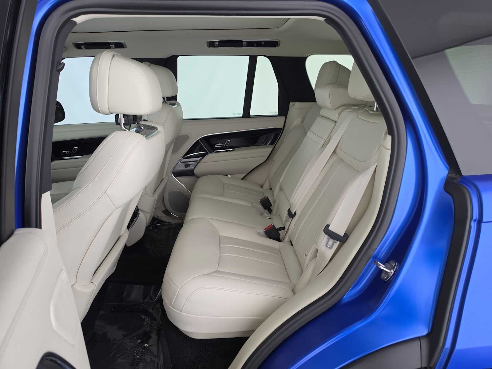 2025 Land Rover Range Rover SE