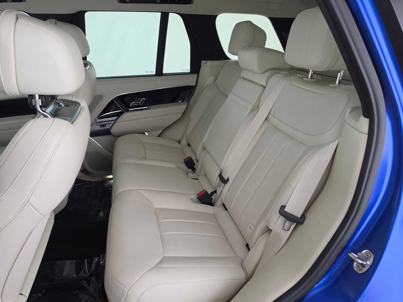 2025 Land Rover Range Rover SE