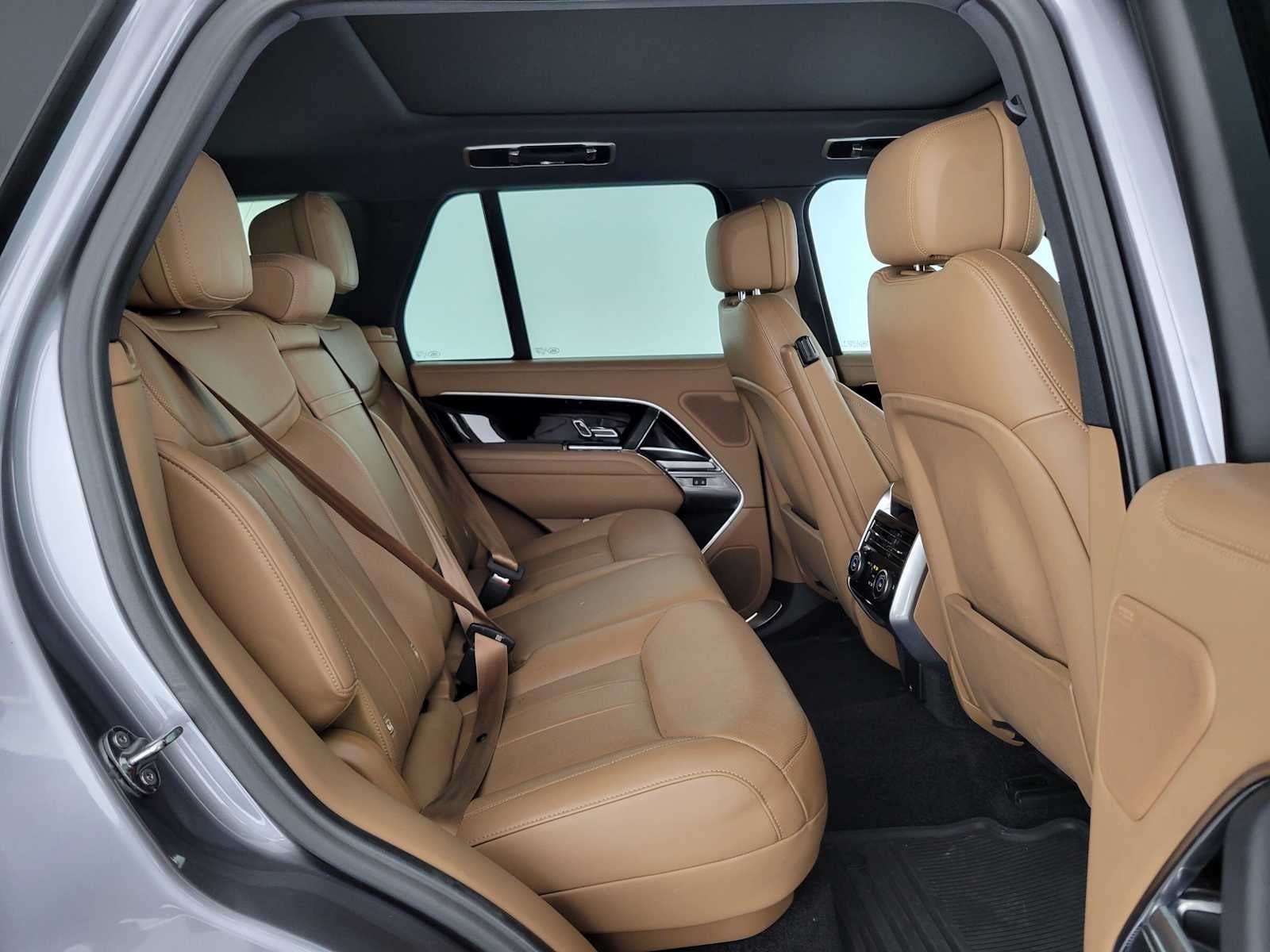 2025 Land Rover Range Rover SE