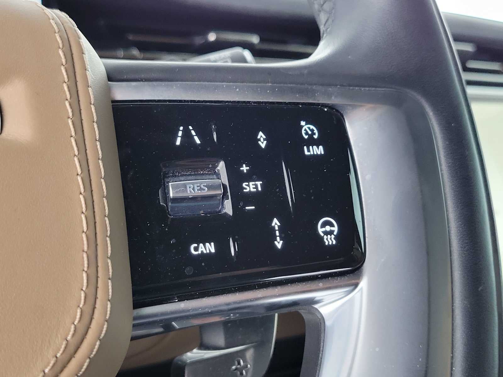 2025 Land Rover Range Rover SE