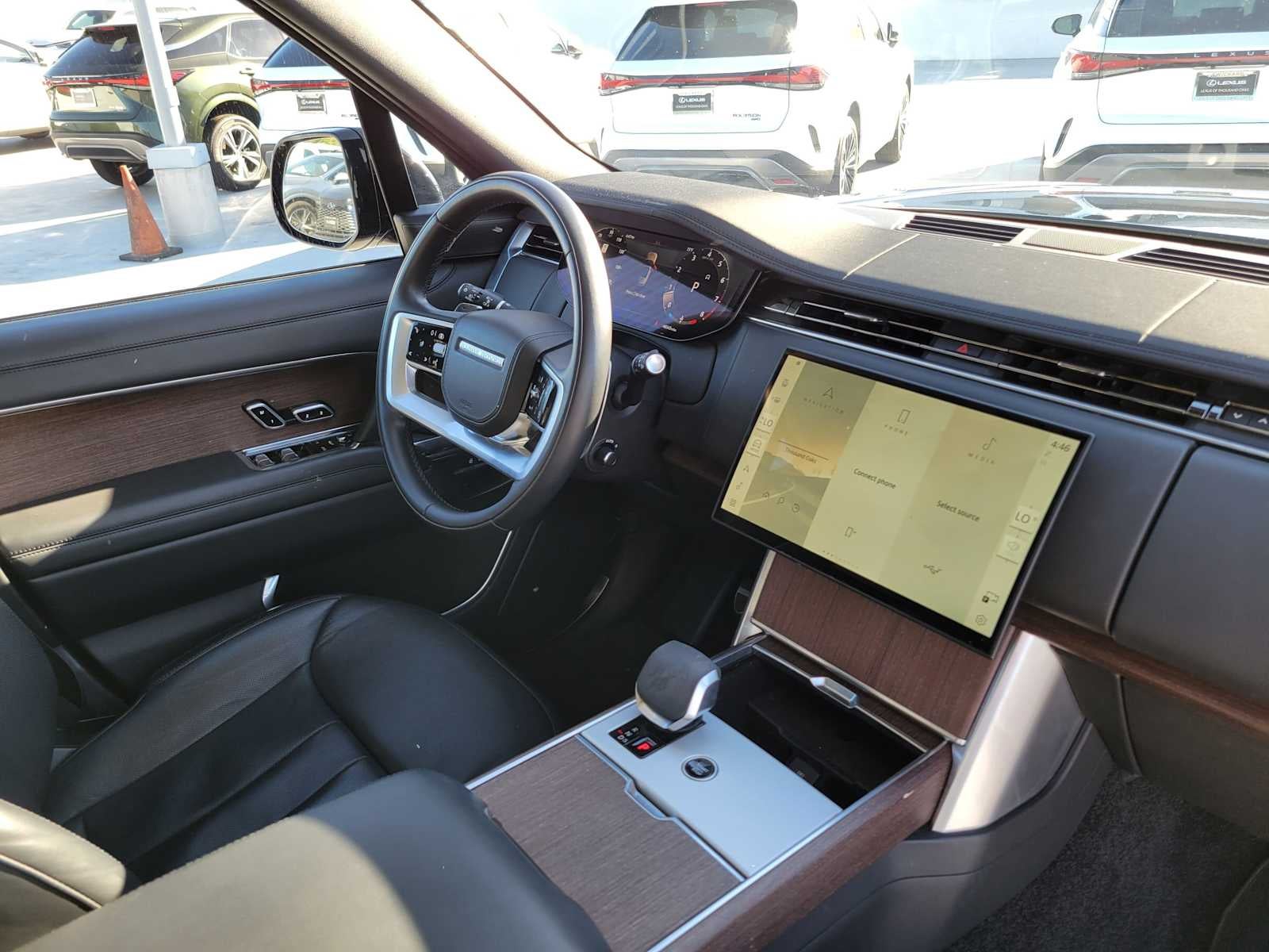 2025 Land Rover Range Rover SE