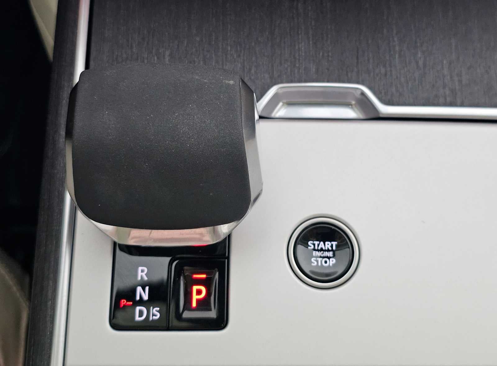 2024 Land Rover Range Rover SE