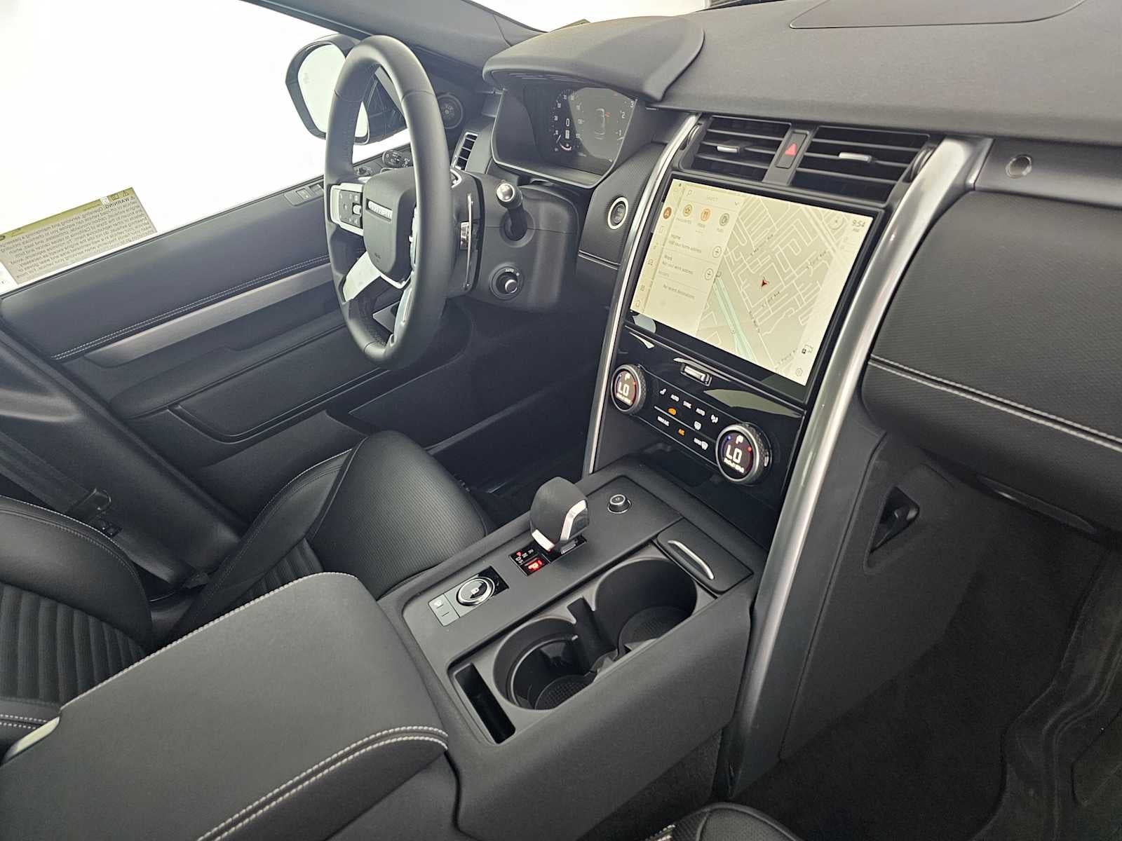 2025 Land Rover Discovery Dynamic SE