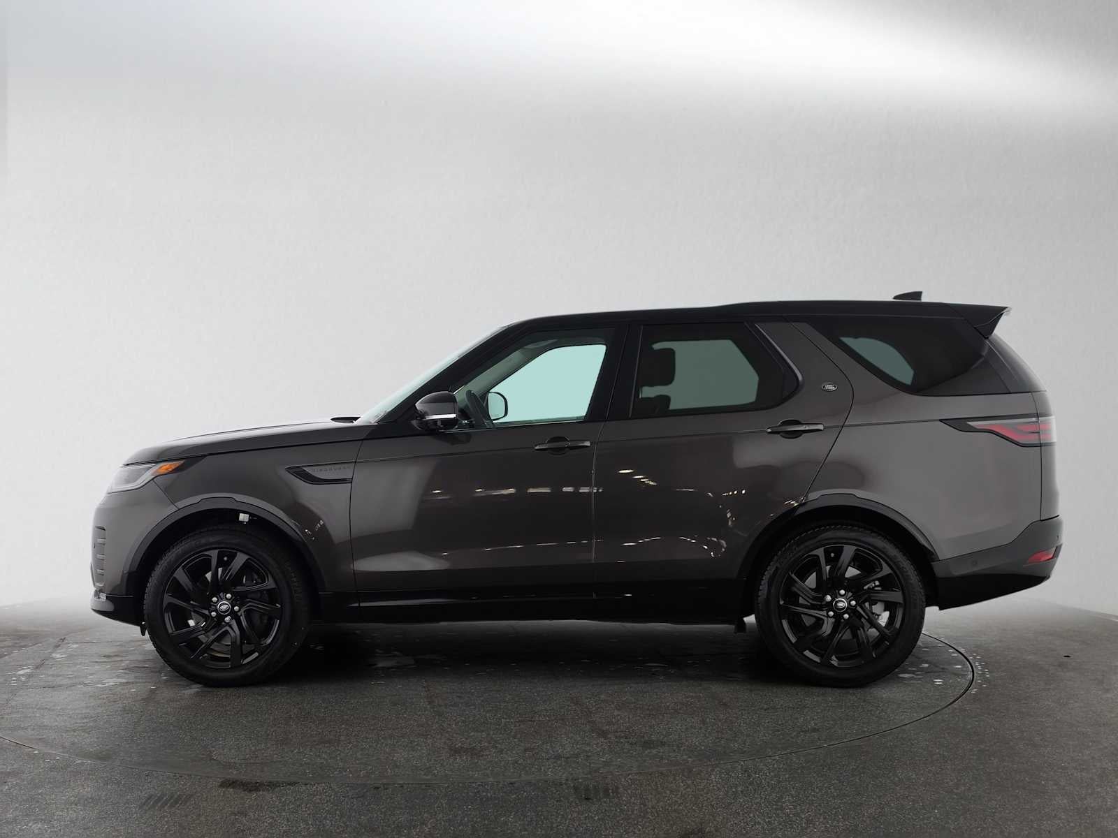 2025 Land Rover Discovery Dynamic SE