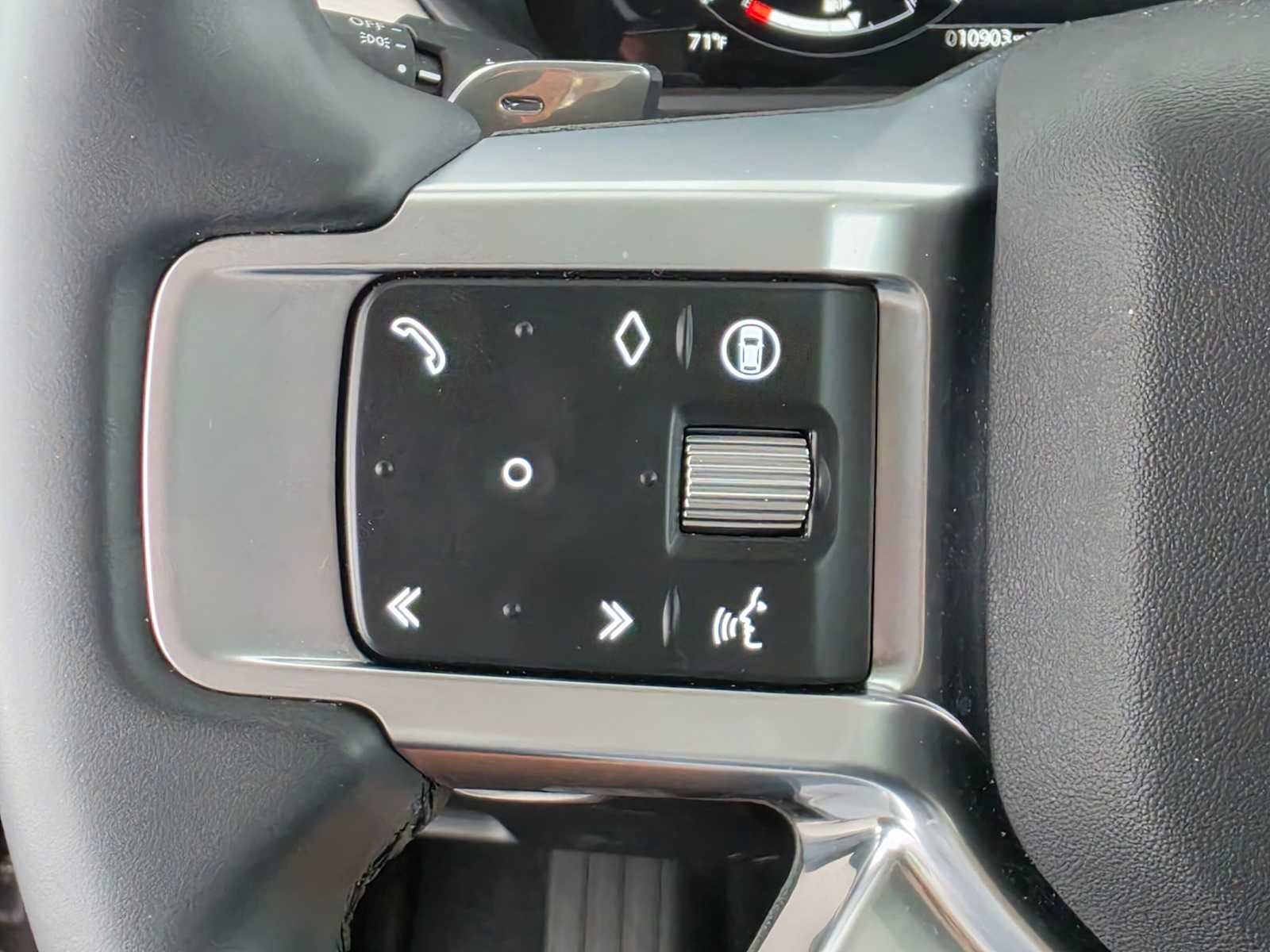 2025 Land Rover Discovery Dynamic SE