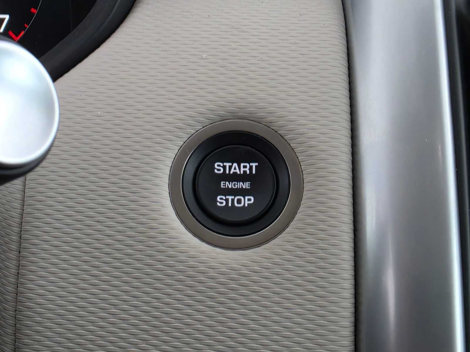 2025 Land Rover Discovery Dynamic SE