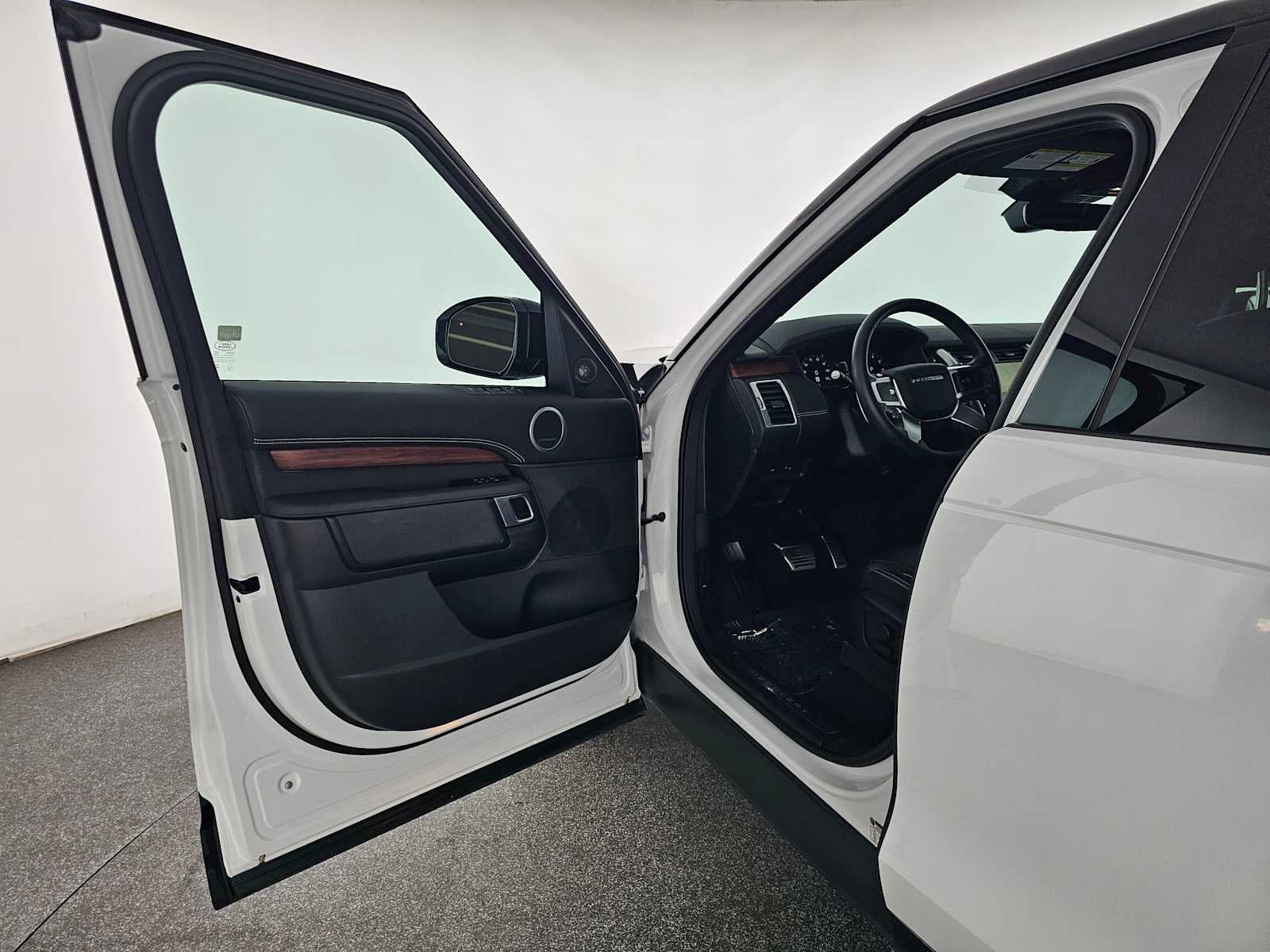 2024 Land Rover Discovery Dynamic SE