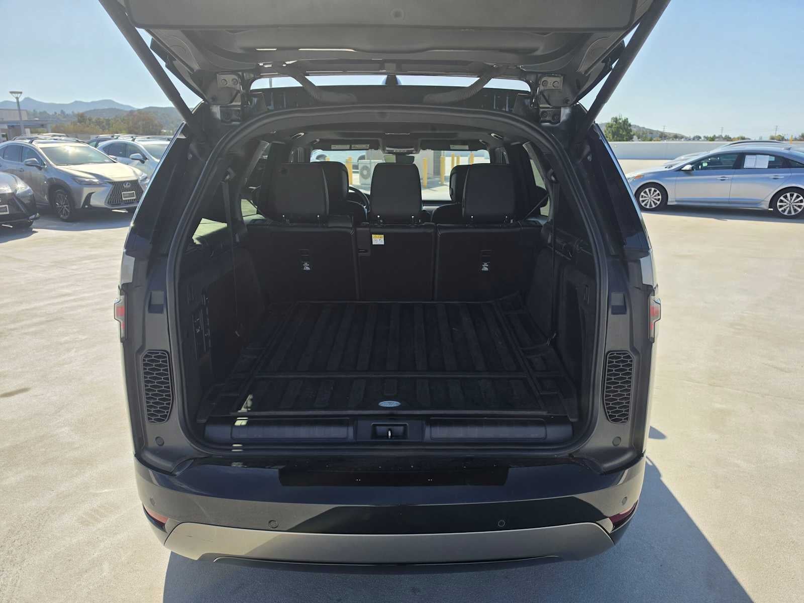 2024 Land Rover Discovery Dynamic SE