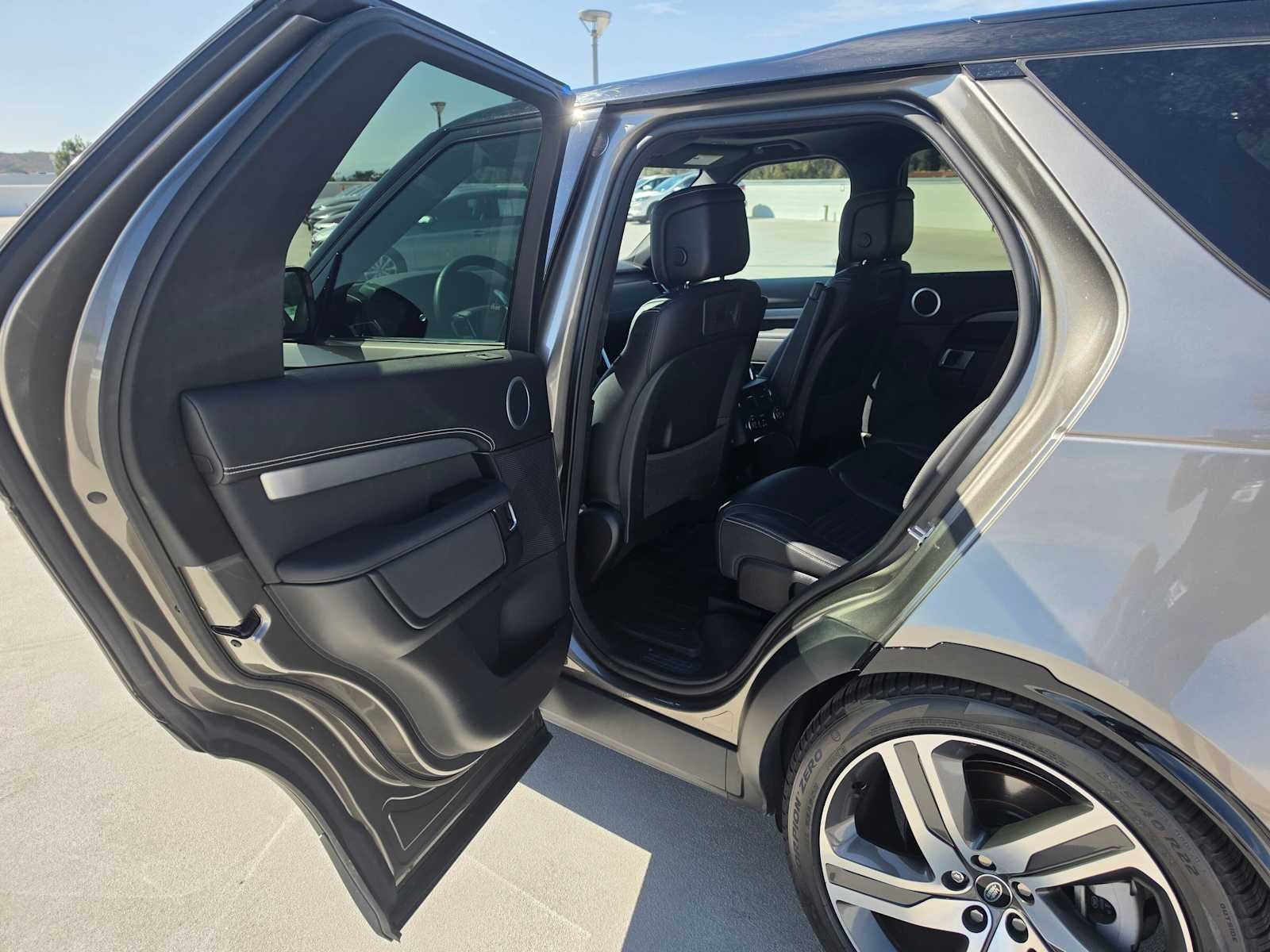 2024 Land Rover Discovery Dynamic SE
