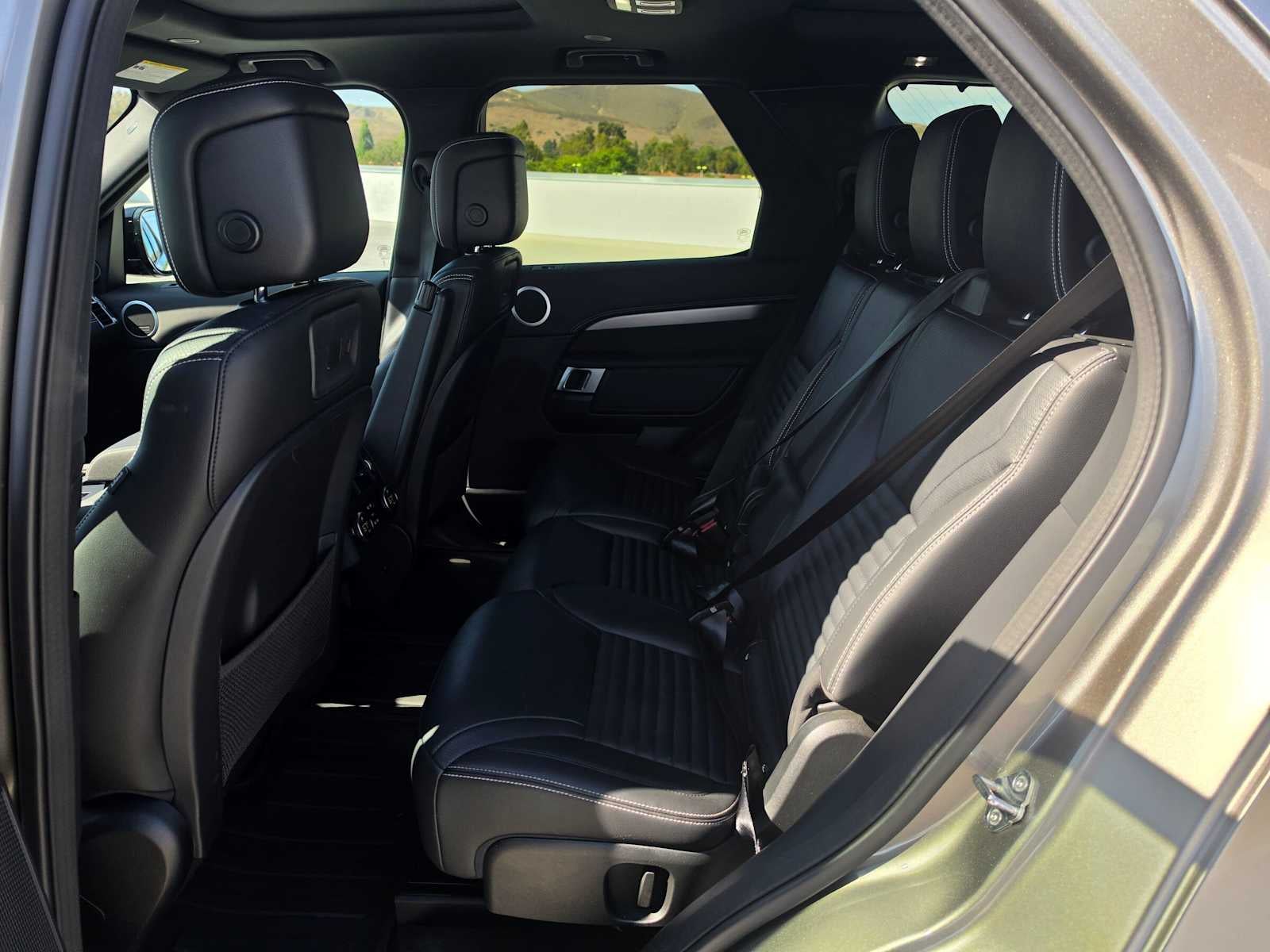2024 Land Rover Discovery Dynamic SE