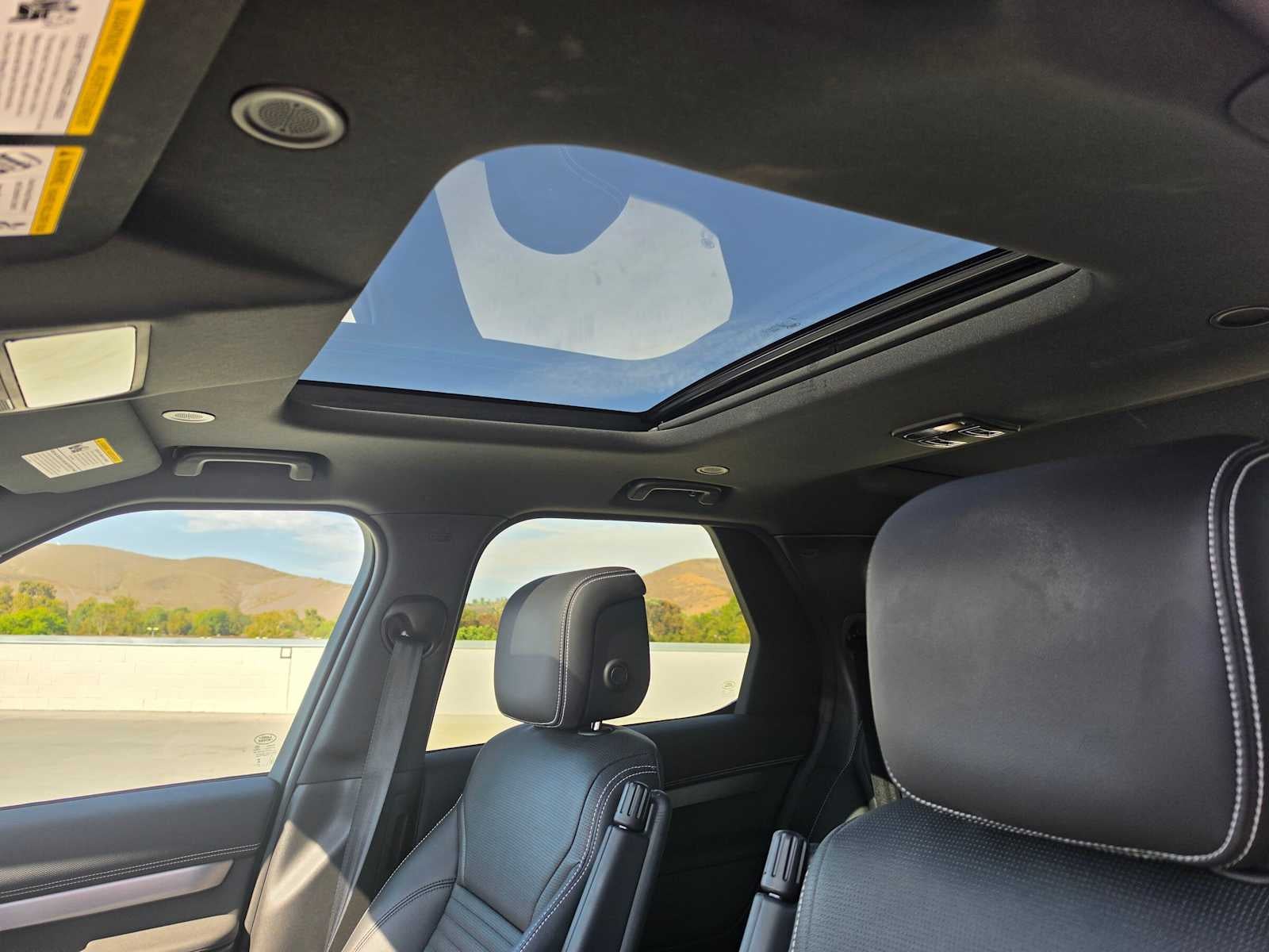 2024 Land Rover Discovery Dynamic SE