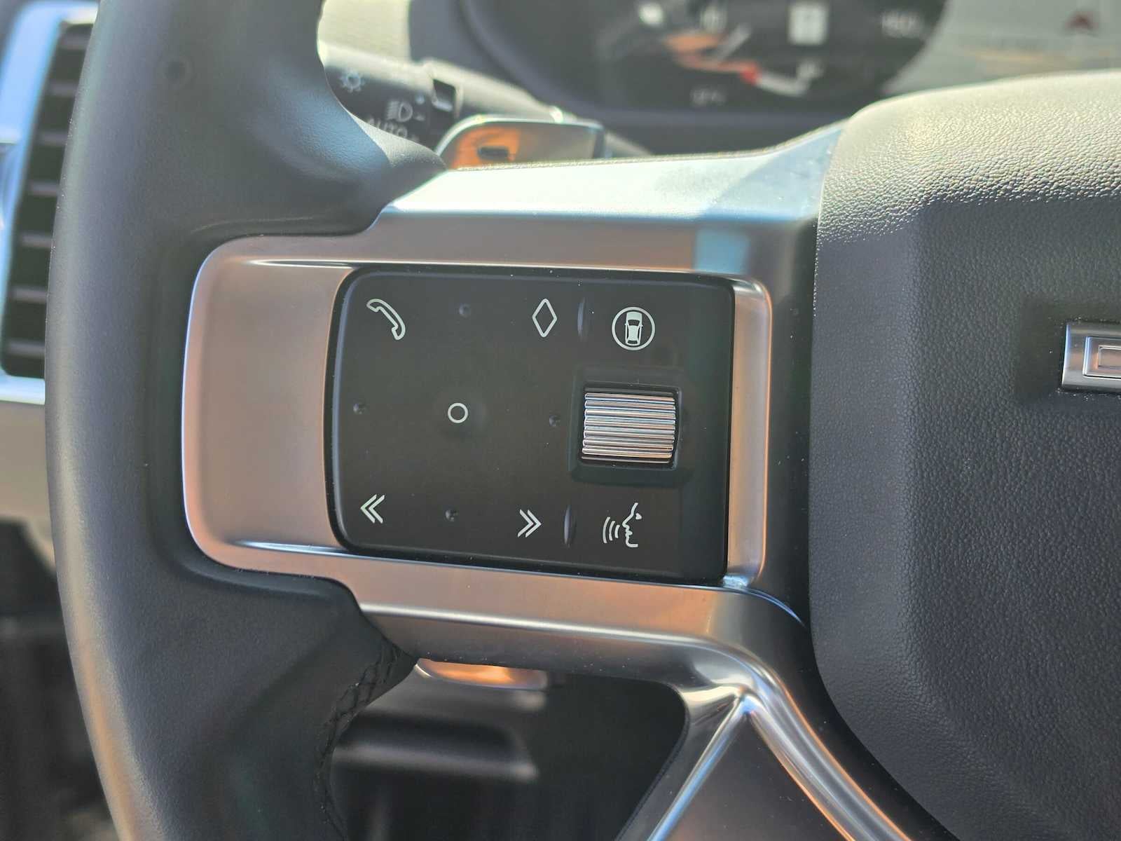 2024 Land Rover Discovery Dynamic SE