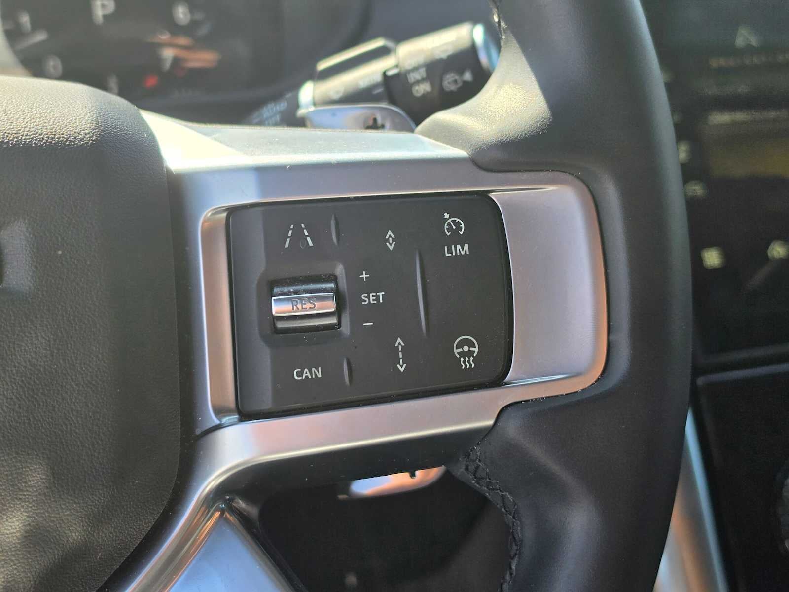 2024 Land Rover Discovery Dynamic SE