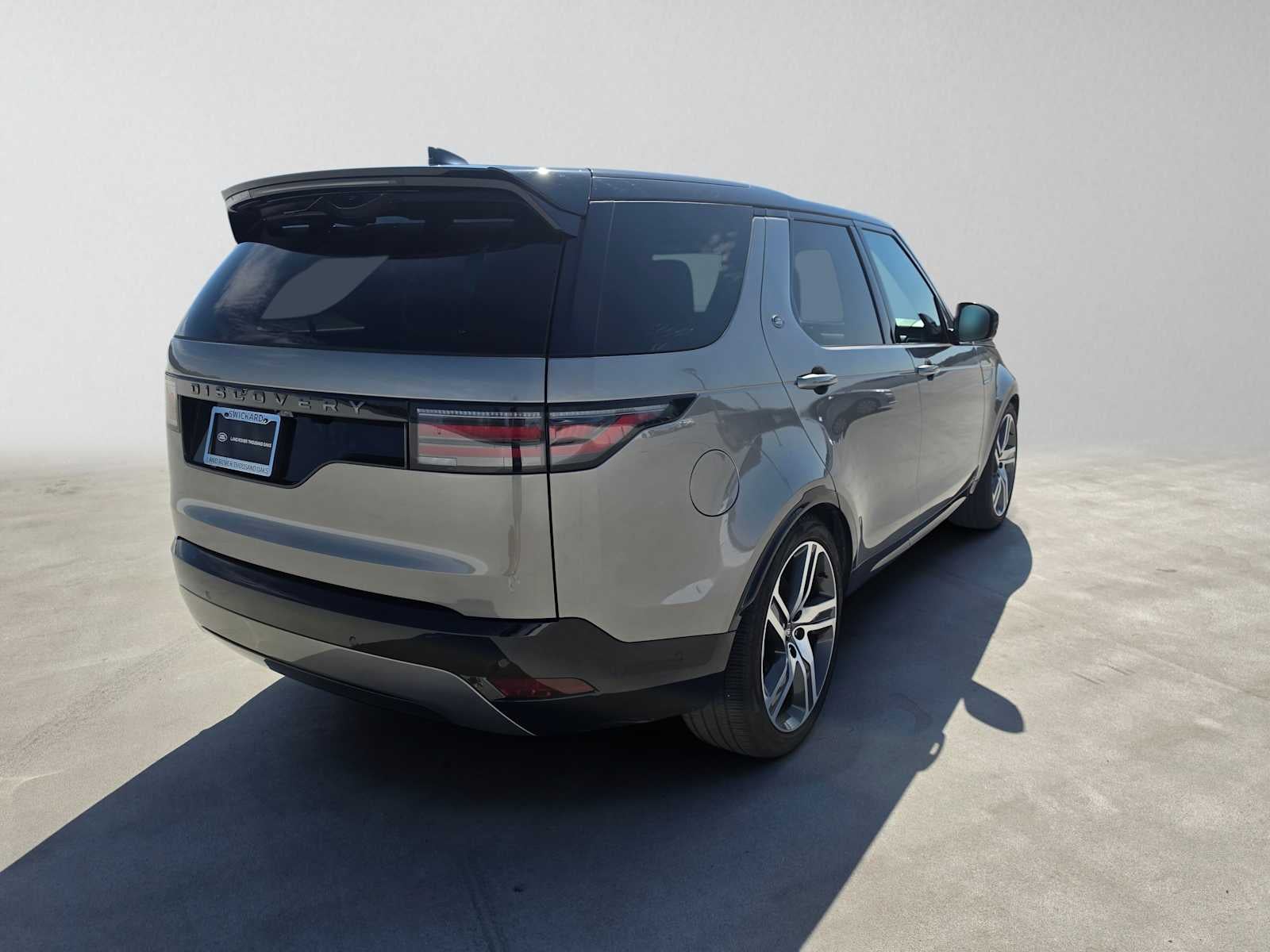2024 Land Rover Discovery Dynamic SE
