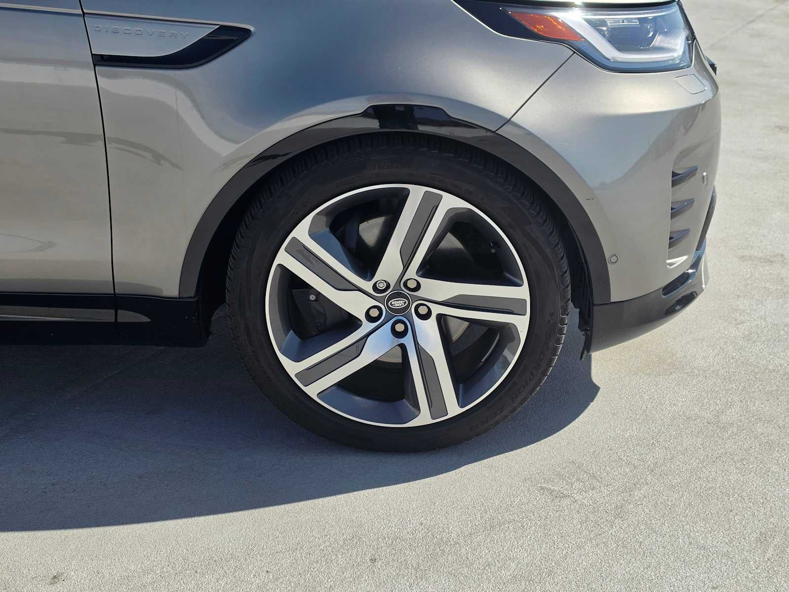 2024 Land Rover Discovery Dynamic SE