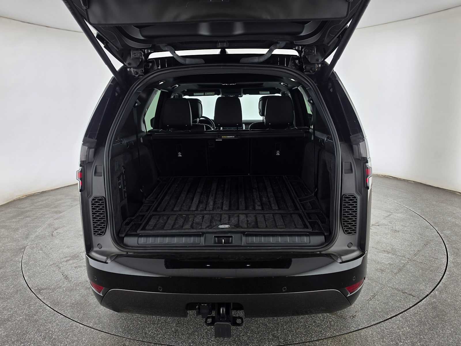 2025 Land Rover Discovery Dynamic SE