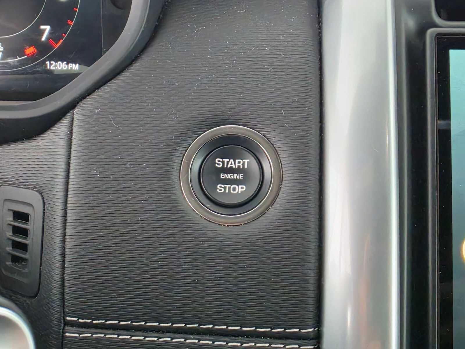2025 Land Rover Discovery Dynamic SE