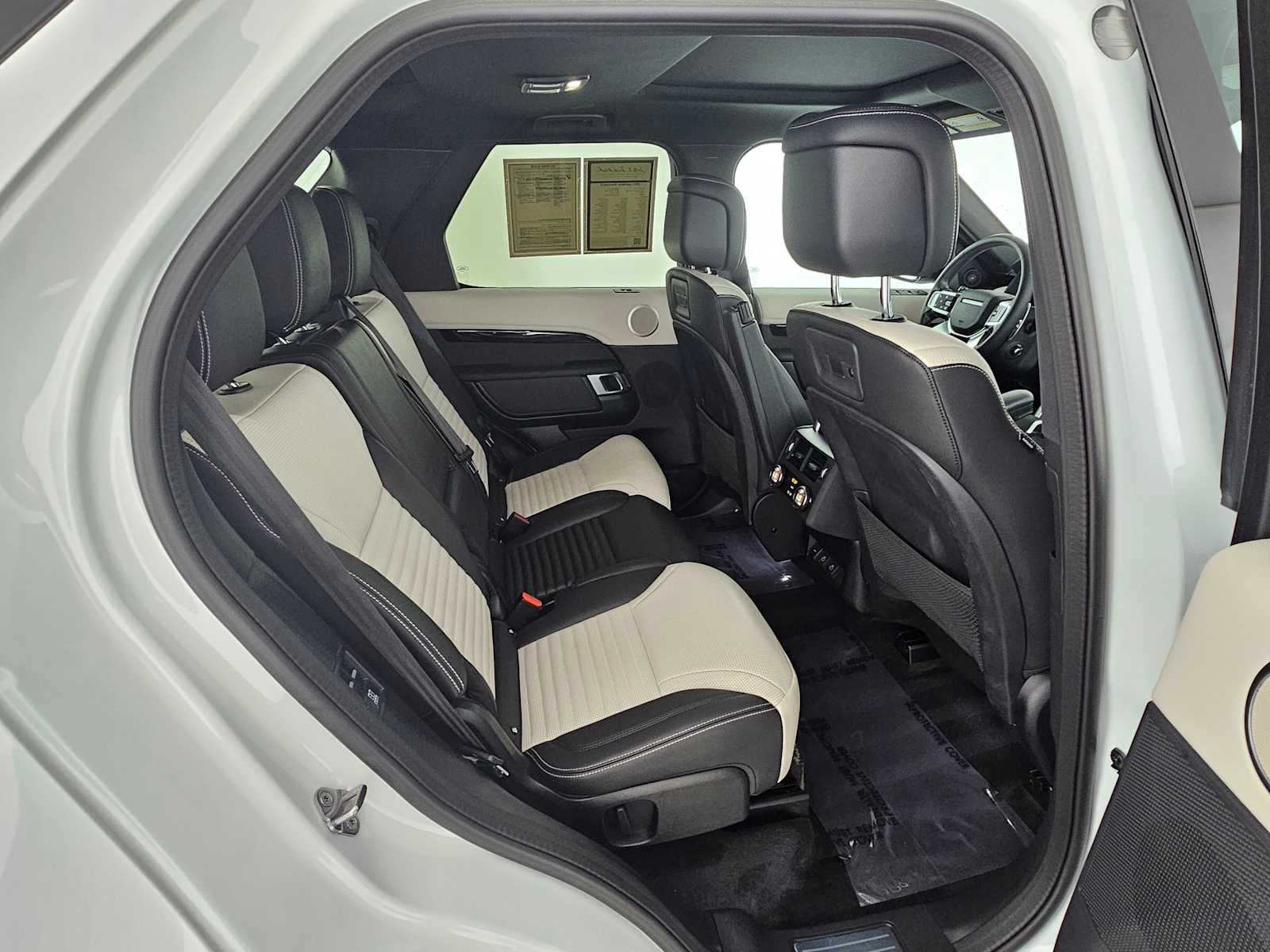 2023 Land Rover Discovery S R-Dynamic