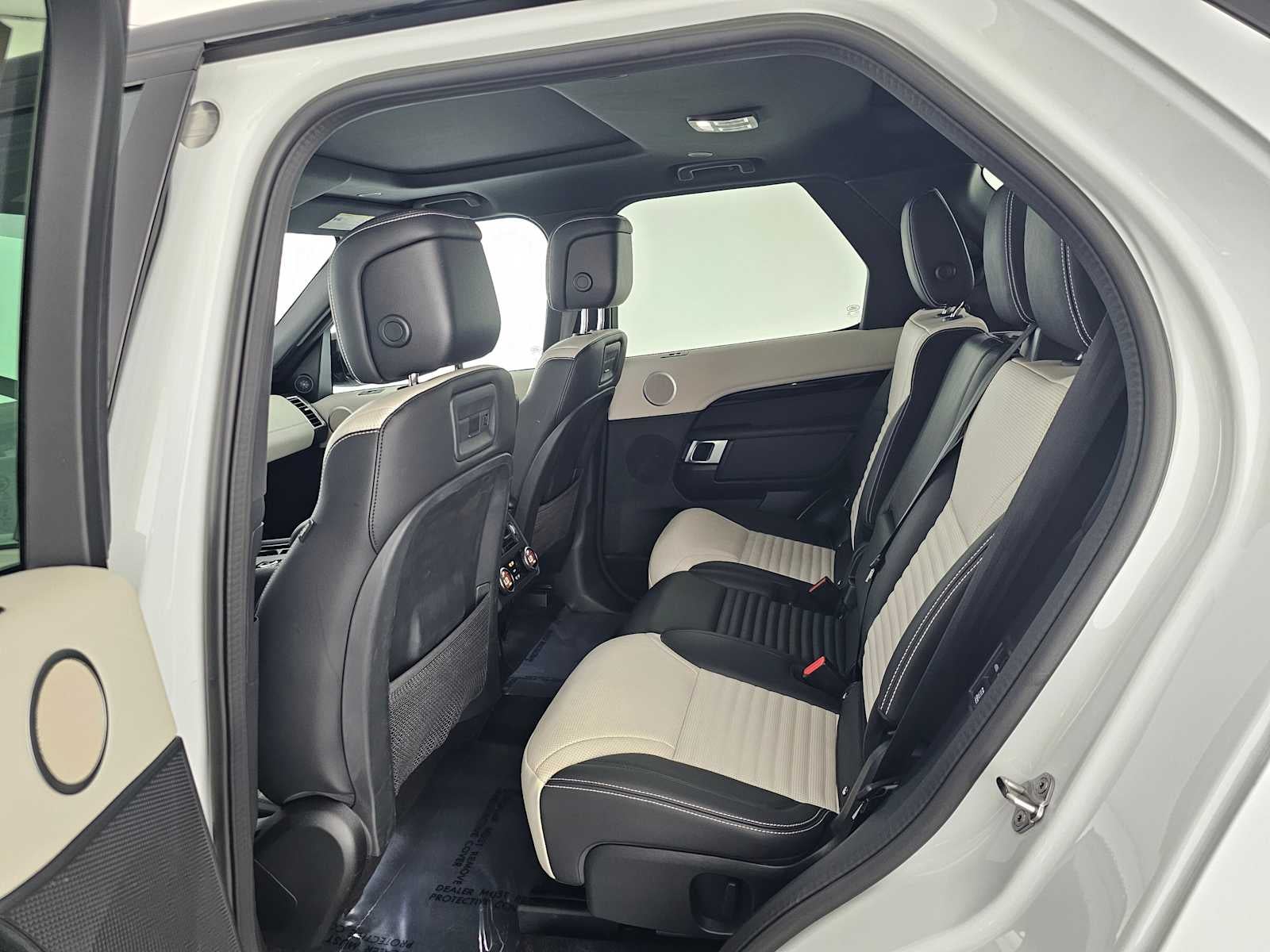 2023 Land Rover Discovery S R-Dynamic