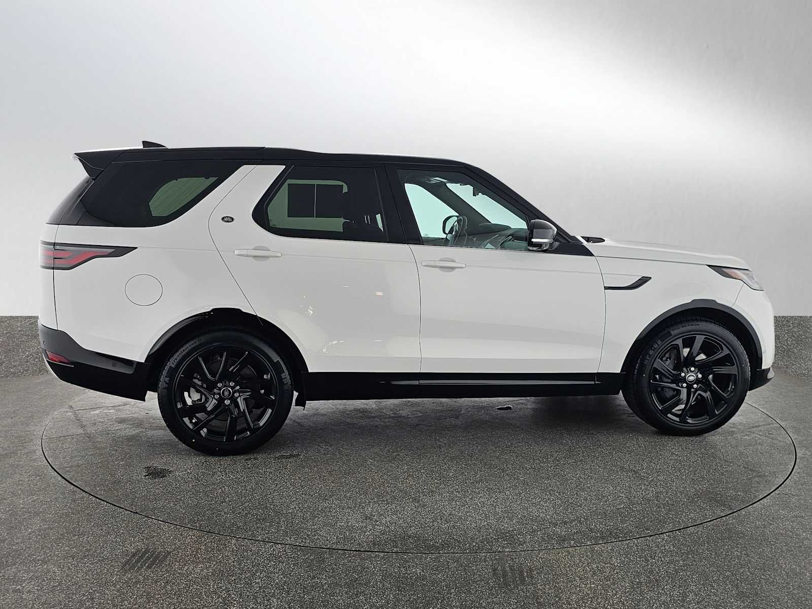 2023 Land Rover Discovery S R-Dynamic