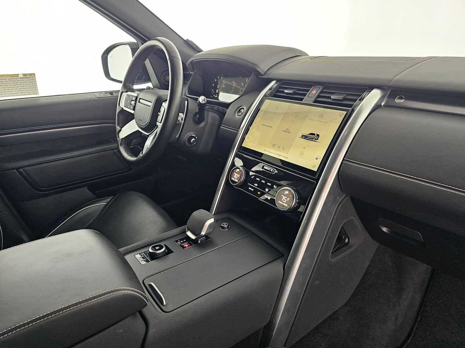 2024 Land Rover Discovery Metropolitan Edition