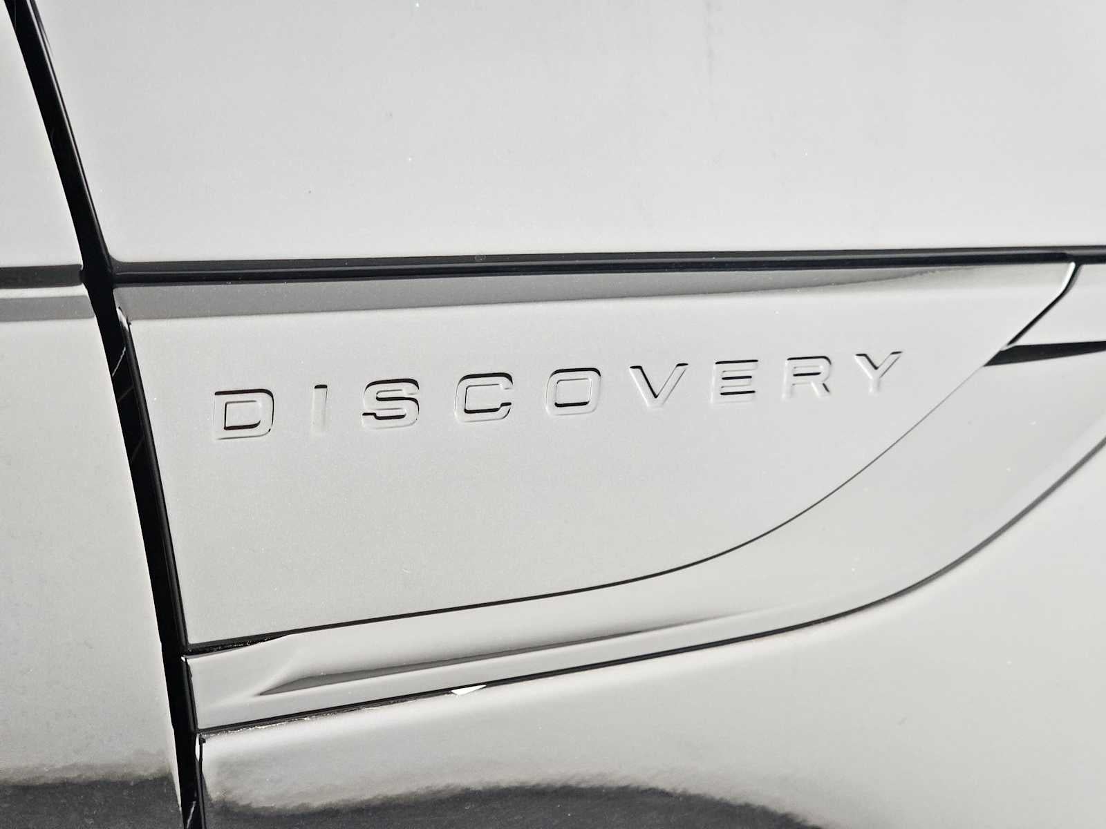2024 Land Rover Discovery Metropolitan Edition
