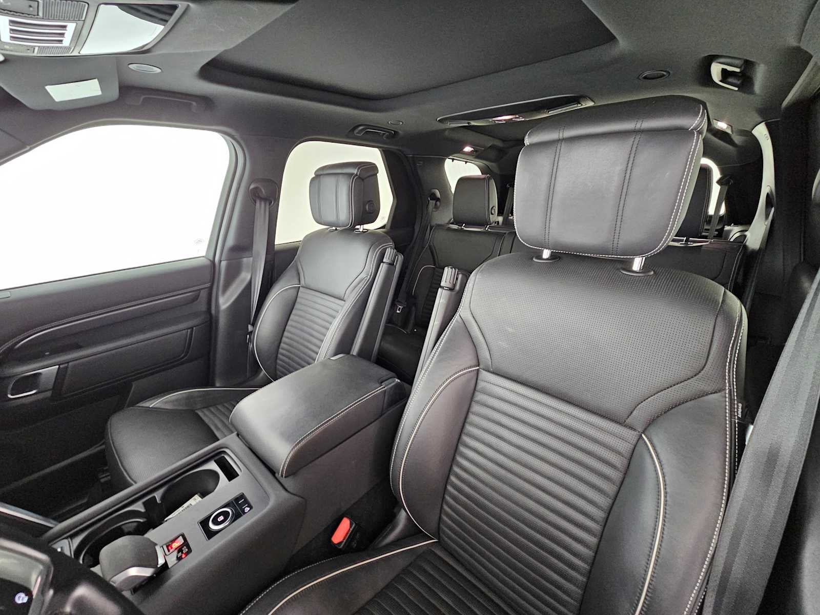 2024 Land Rover Discovery Metropolitan Edition