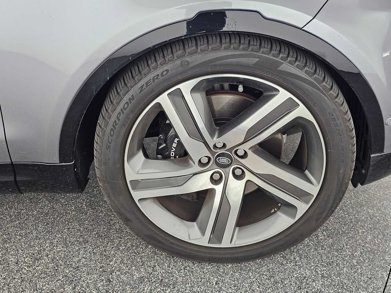 2023 Land Rover Discovery Metropolitan Edition