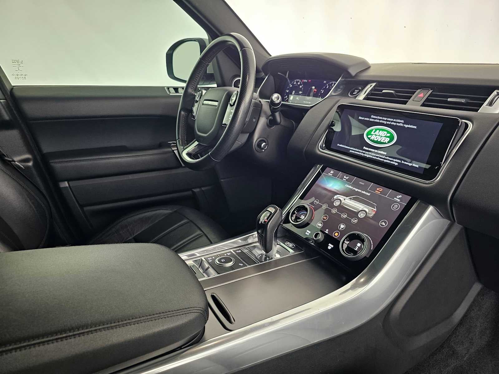 2020 Land Rover Range Rover Sport SE